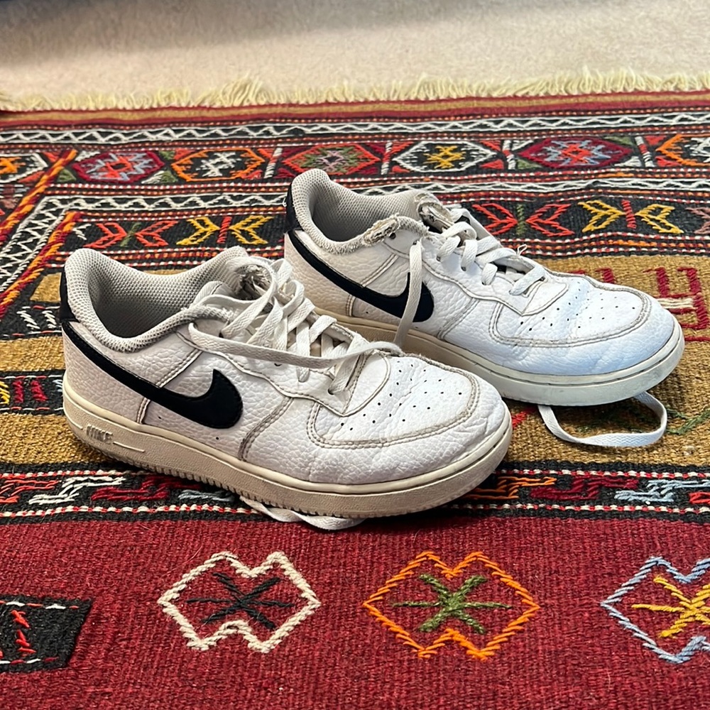 Youth 2.5 Nike Air Force 1s